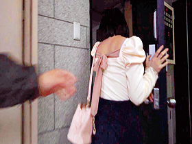 元バイト先の同僚ストーカーに狙われる美人女子大生中出し鬼畜レ○プ　由良かな　サンプル画像02